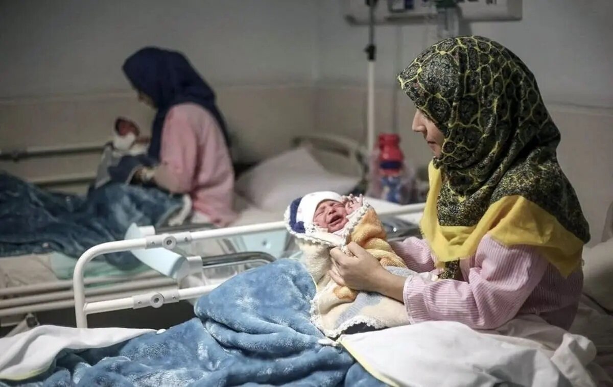 حذف خاموش مکمل‌‏های دارویی رایگان برای زنان باردار/ قانون جوانی جمعیت و کمبود ویتامین!