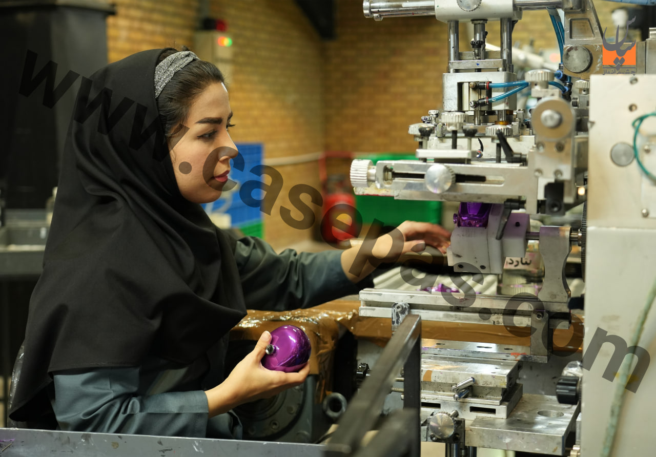 دستگاه چاپ صنعتی در خط تولید