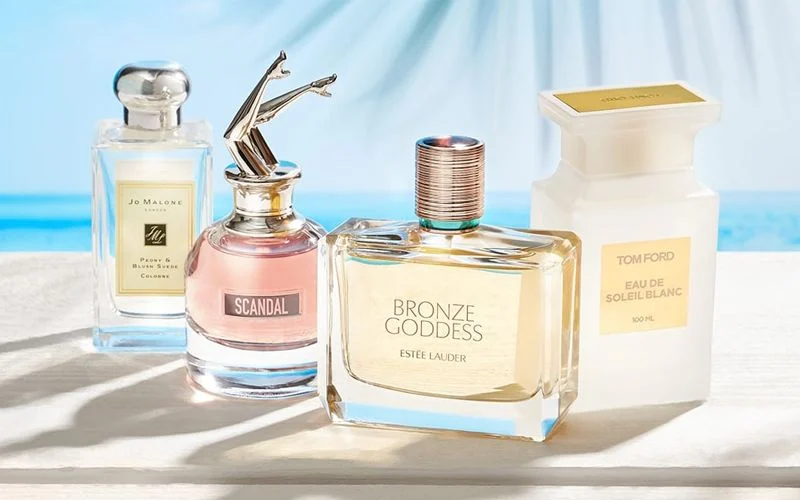 راهنمای خرید عطر زنانه خنک برای سفرهای تابستانی